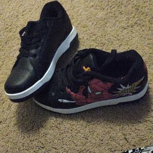 spiderman heelys